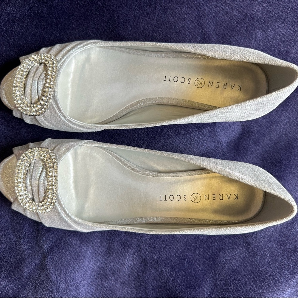 Karen Scott silver slip on heel.